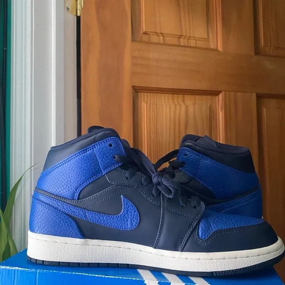 Nike Air Jordan 1 Mid Obsidian Game Royal 2017 554724-412 Men's Size 8.5 Clean